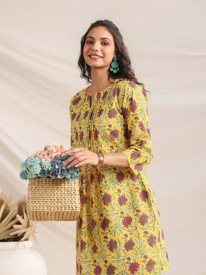 Janasya Pleated Cambric Yellow Floral Notch Neck Co-Ords
