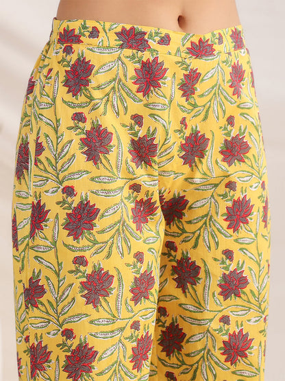 Janasya Pleated Cambric Yellow Floral Notch Neck Co-Ords