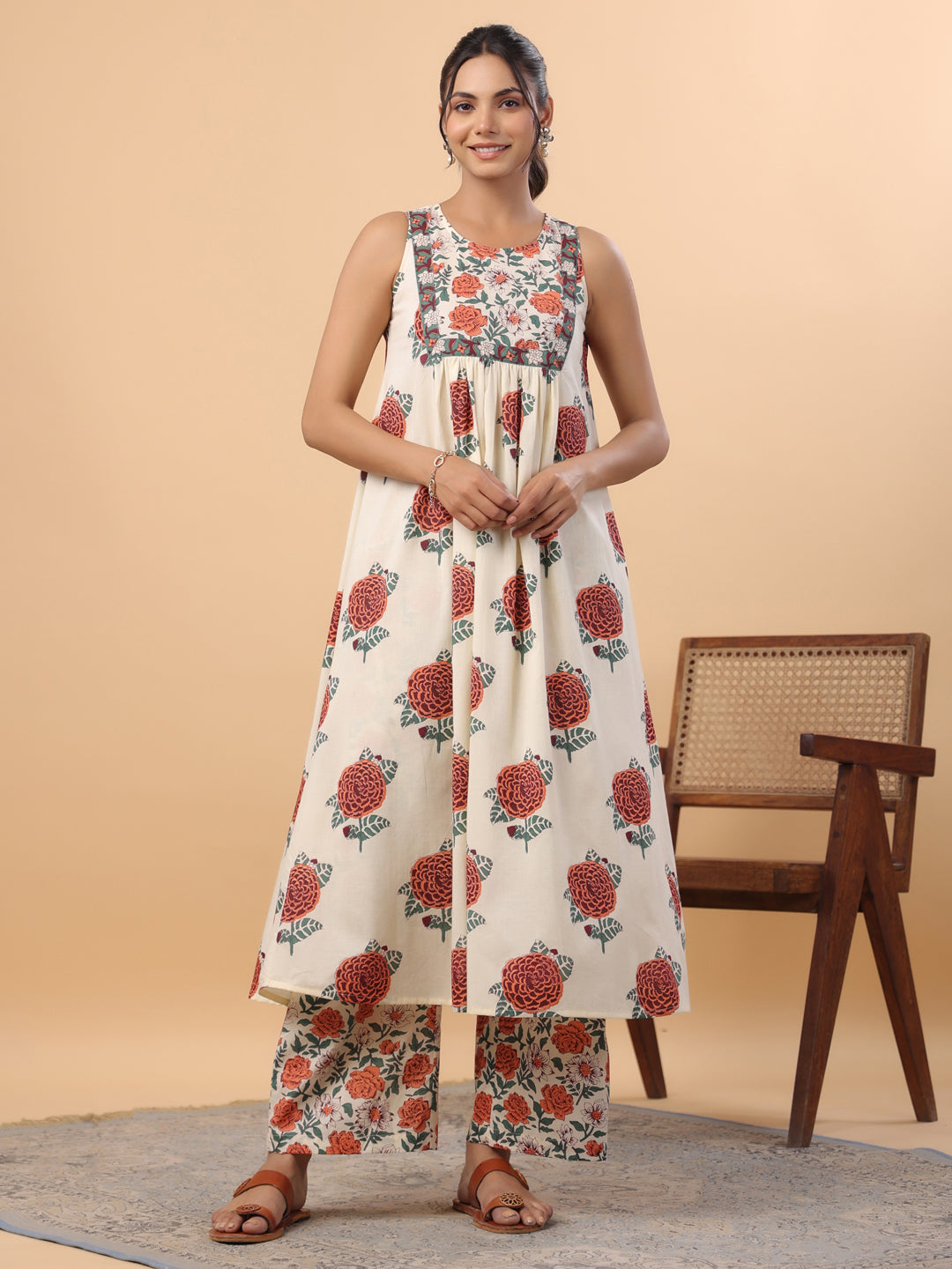 Janasya Gathered Cambric Cream Floral Round Neck Kurta & Bottom