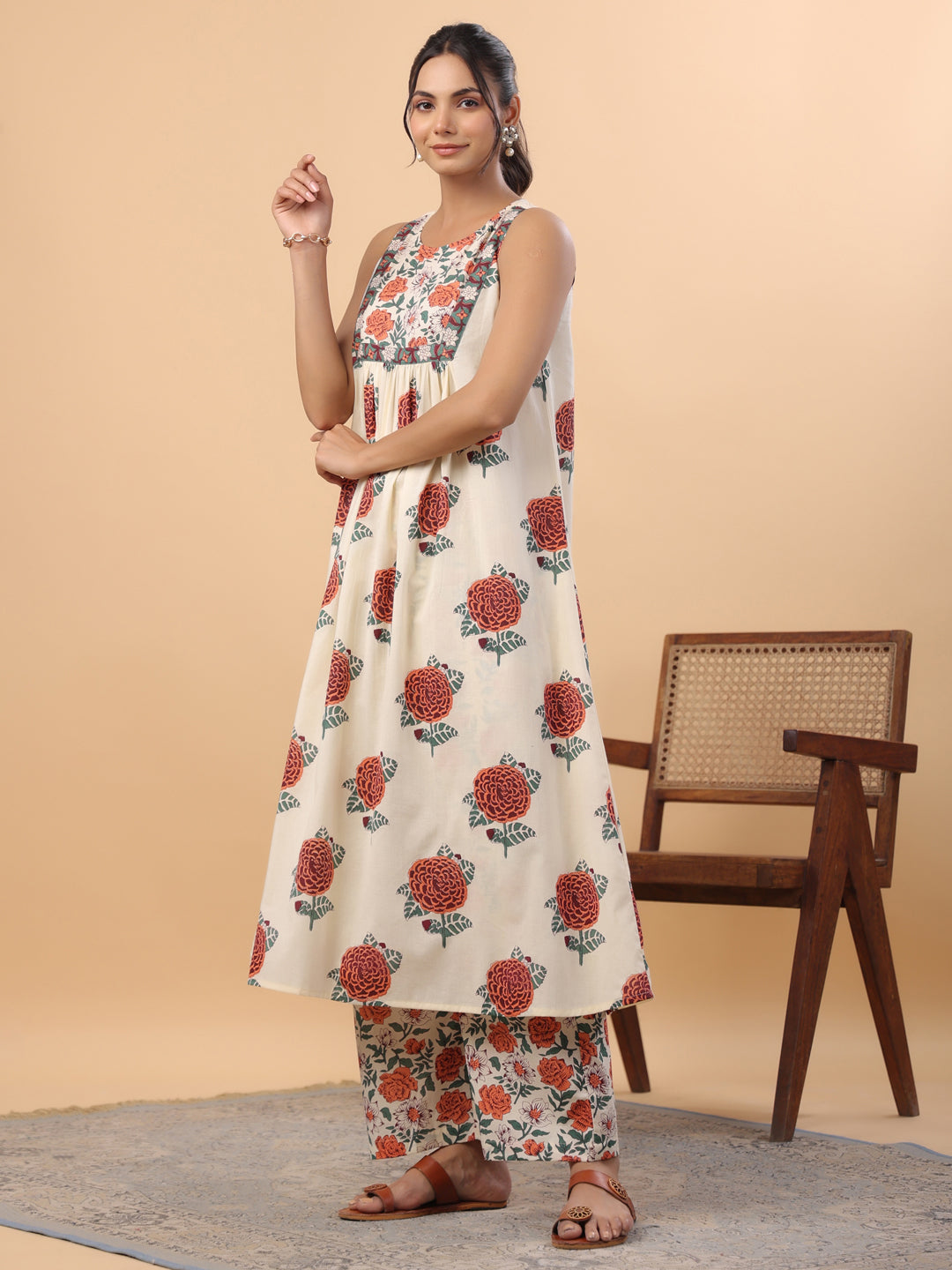 Janasya Gathered Cambric Cream Floral Round Neck Kurta & Bottom