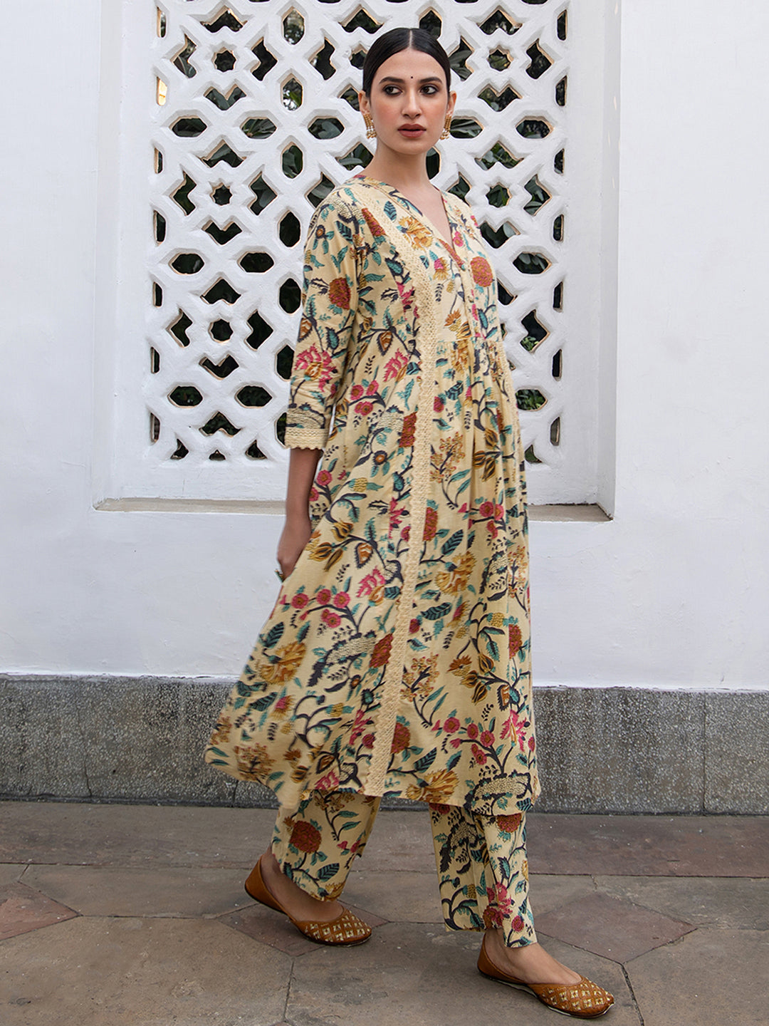 Janasya Gathered Cambric Beige Floral V-Neck Kurta & Bottom