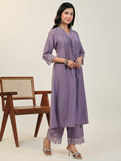 Janasya A-Line Muslin Lavender Solid V-Neck with Band Collar Kurta & Bottom