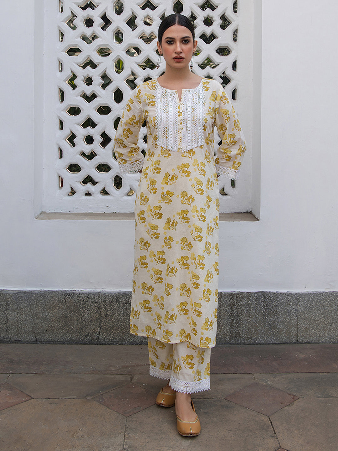Janasya Straight Cambric Off White Floral Notch Neck Kurta & Bottom