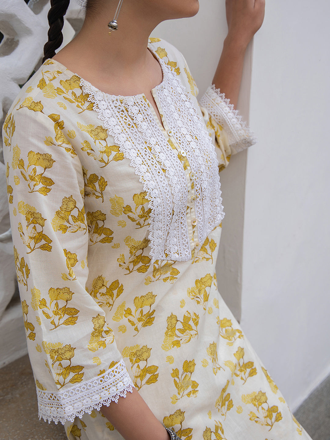Janasya Straight Cambric Off White Floral Notch Neck Kurta & Bottom