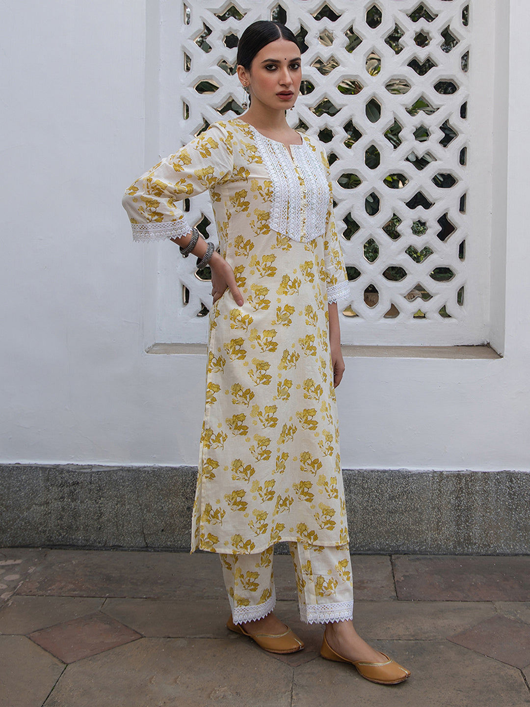 Janasya Straight Cambric Off White Floral Notch Neck Kurta & Bottom