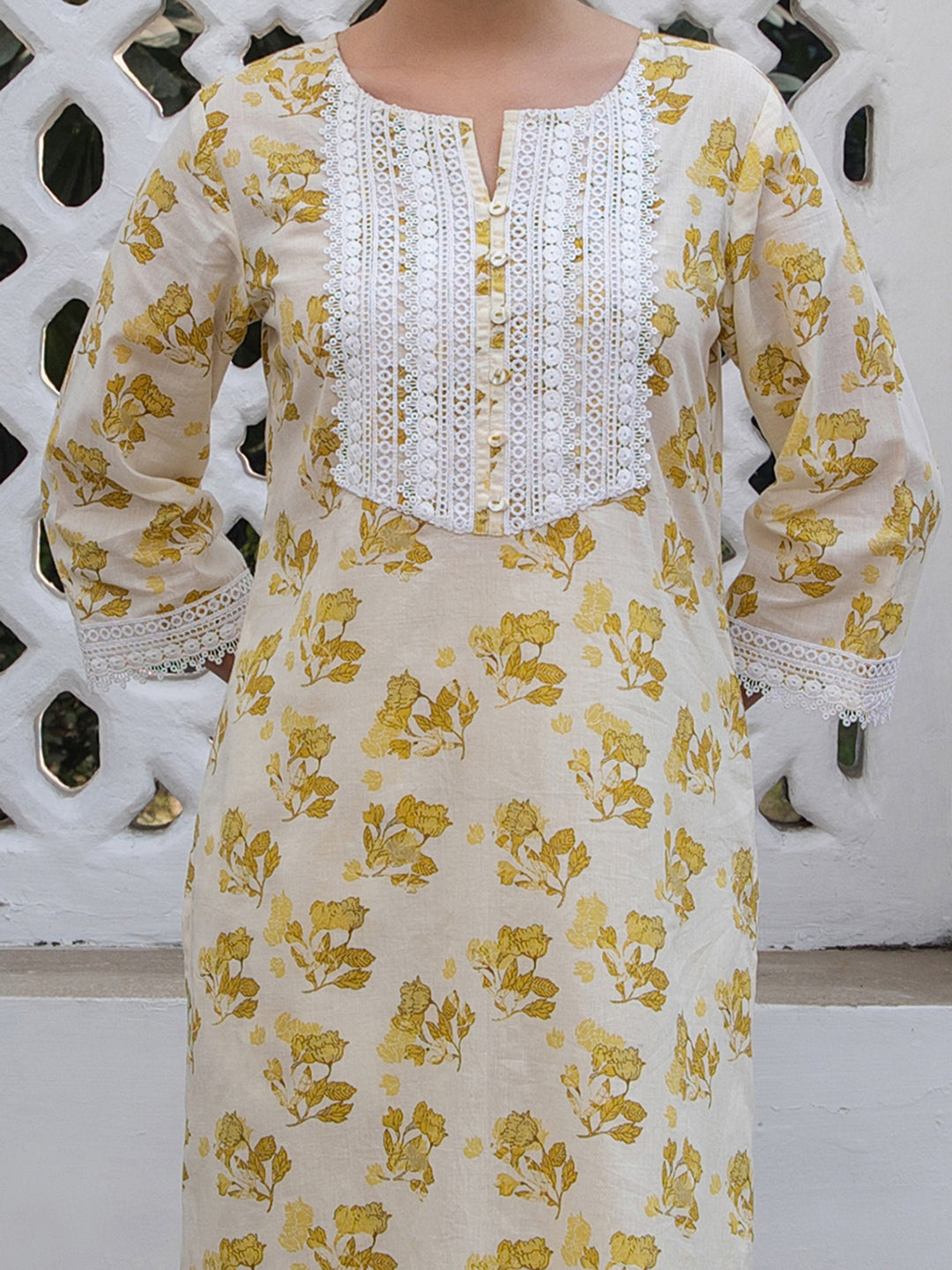 Janasya Straight Cambric Off White Floral Notch Neck Kurta & Bottom