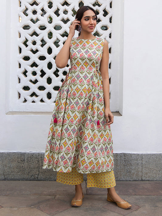 Janasya Light Green Cambric Ethnic Motifs Kurta & Bottom