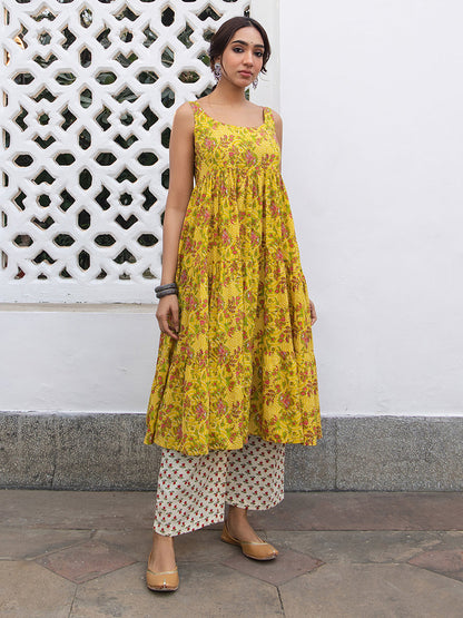 Janasya Bright Cotton Floral Gathered Kurta Set