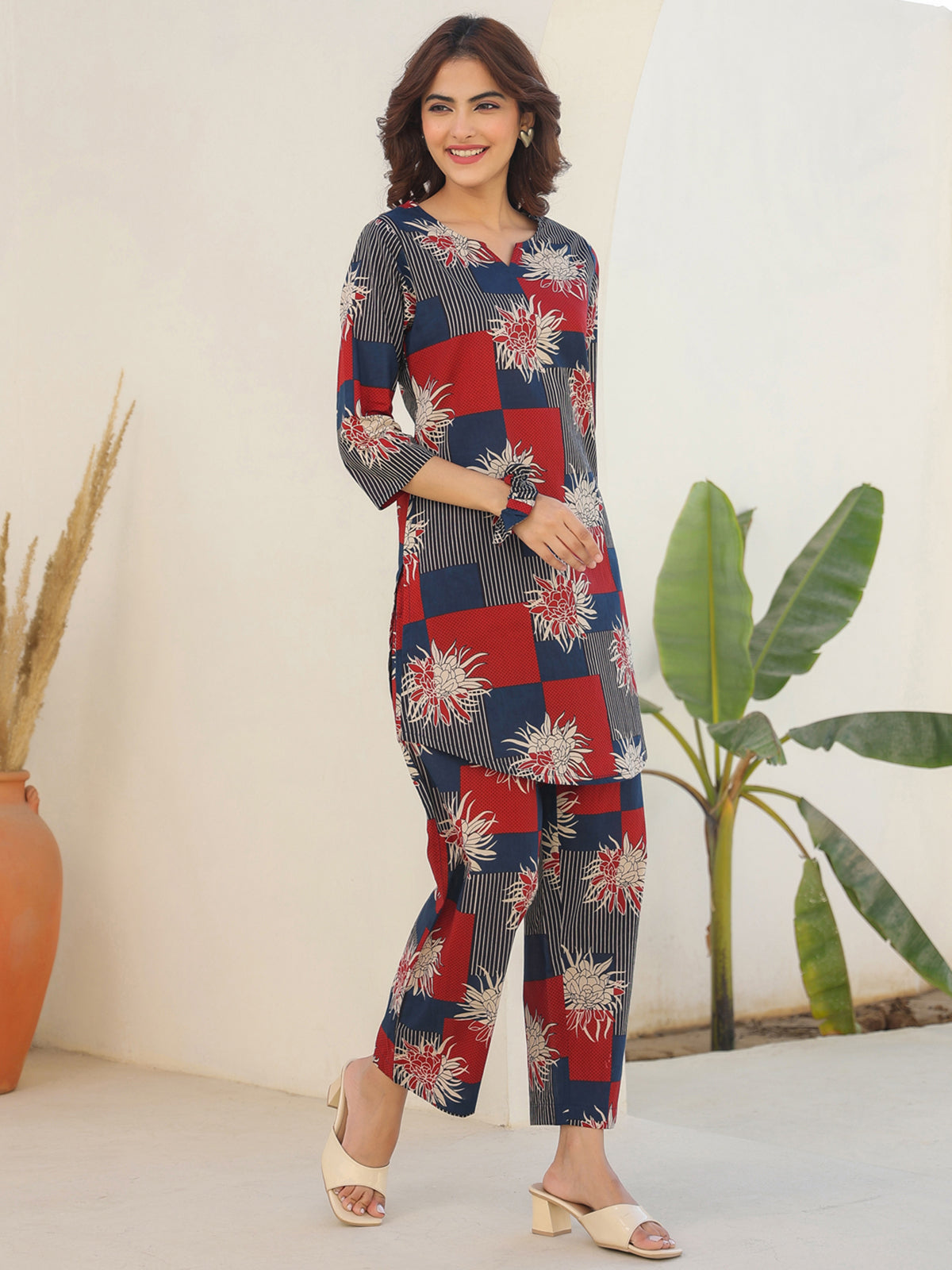 Janasya Dark Cotton Geometric Straight Top & Bottom Set