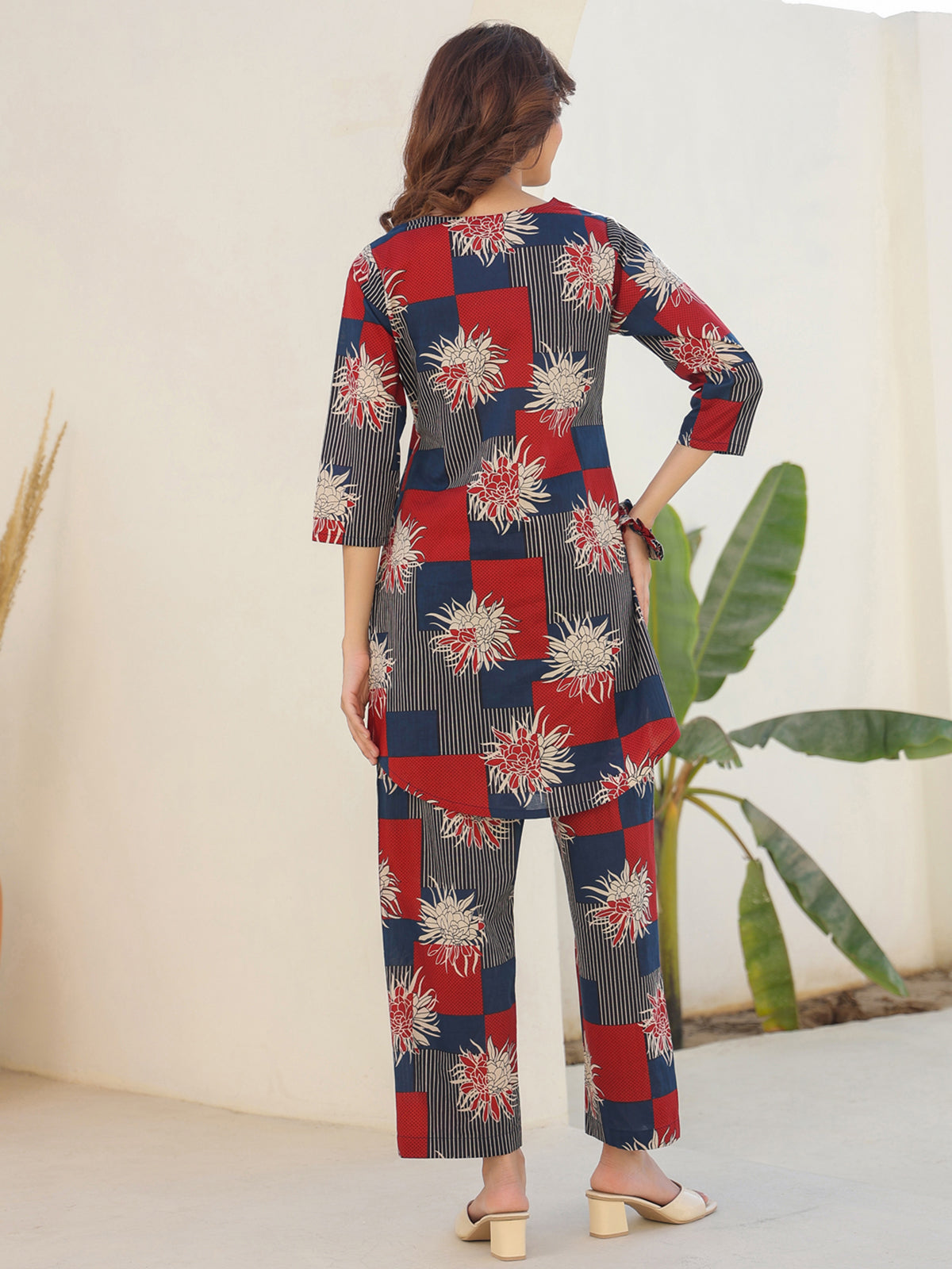 Janasya Dark Cotton Geometric Straight Top & Bottom Set