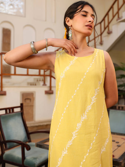 Janasya Light Cotton Embroidered Straight Kurta Set