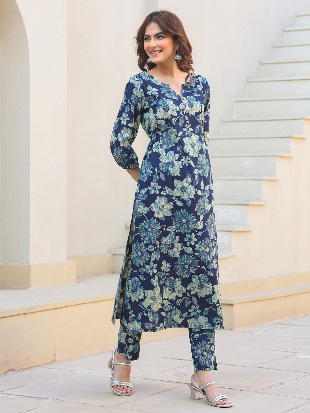 Janasya Dark Cotton Floral Straight Kurta Set