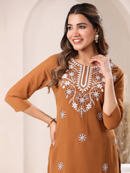Janasya Dark Georgette Embroidered Straight Kurta