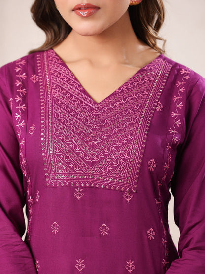 Janasya Dark Rayon Embroidered Straight Kurta