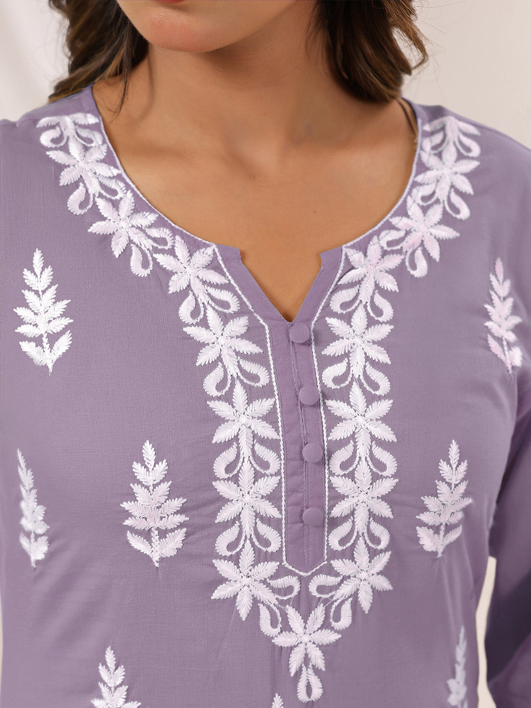 Janasya Light Cotton Embroidered Straight Kurta
