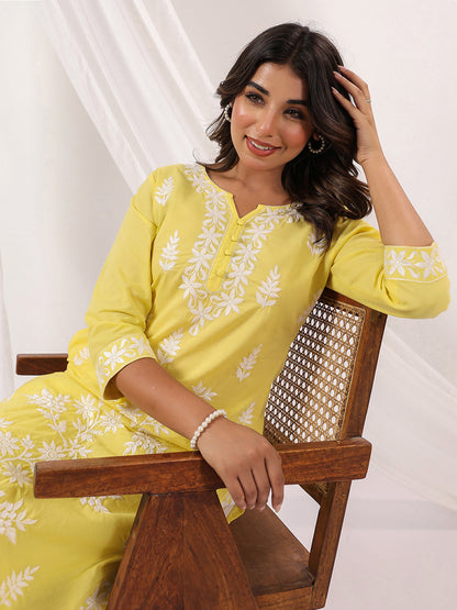 Janasya Light Cotton Embroidered Straight Kurta