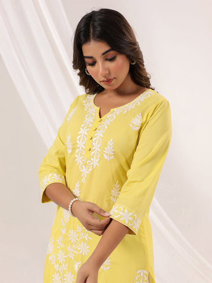 Janasya Light Cotton Embroidered Straight Kurta