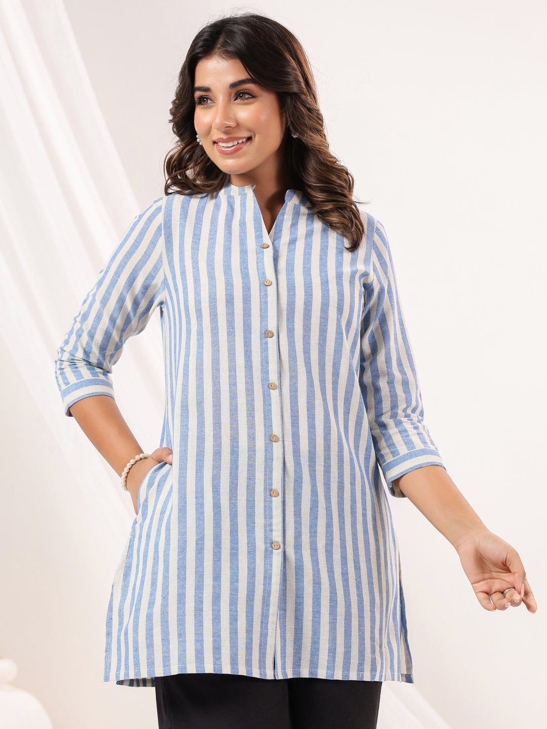 Janasya Light Cotton Striped Straight Kurta