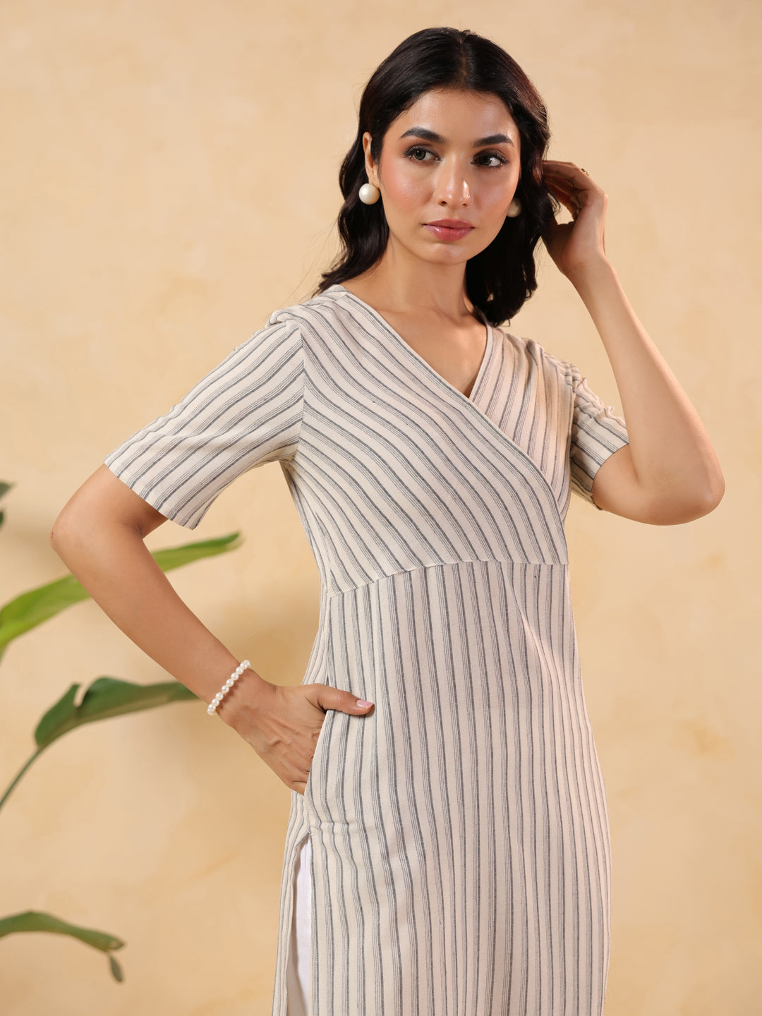Janasya Light Cotton Striped Straight Kurta