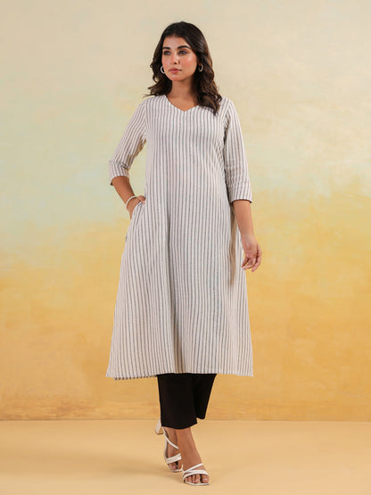 Janasya Light Cotton Striped Straight Kurta