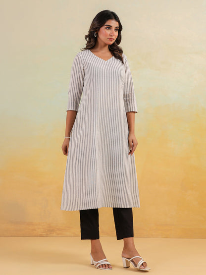 Janasya Light Cotton Striped Straight Kurta