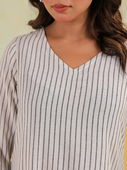 Janasya Light Cotton Striped Straight Kurta
