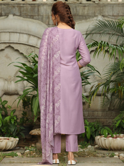 Janasya Light Silk Blend Yoke Embroidery Straight Kurta Set