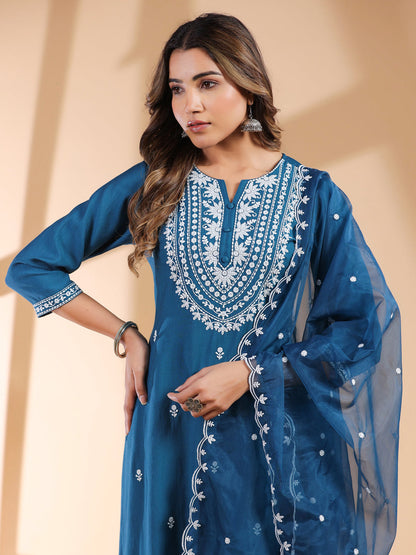 Janasya Dark Silk Blend Embroidered Straight Kurta Set