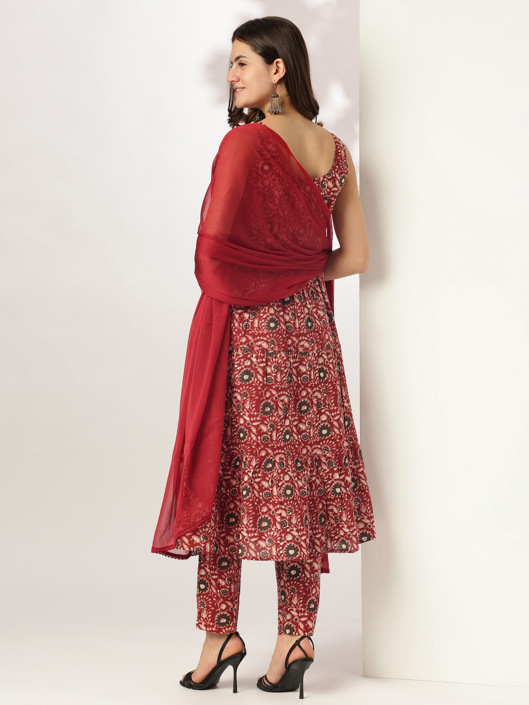 Janasya Dark Cotton Floral Tiered Kurta Set