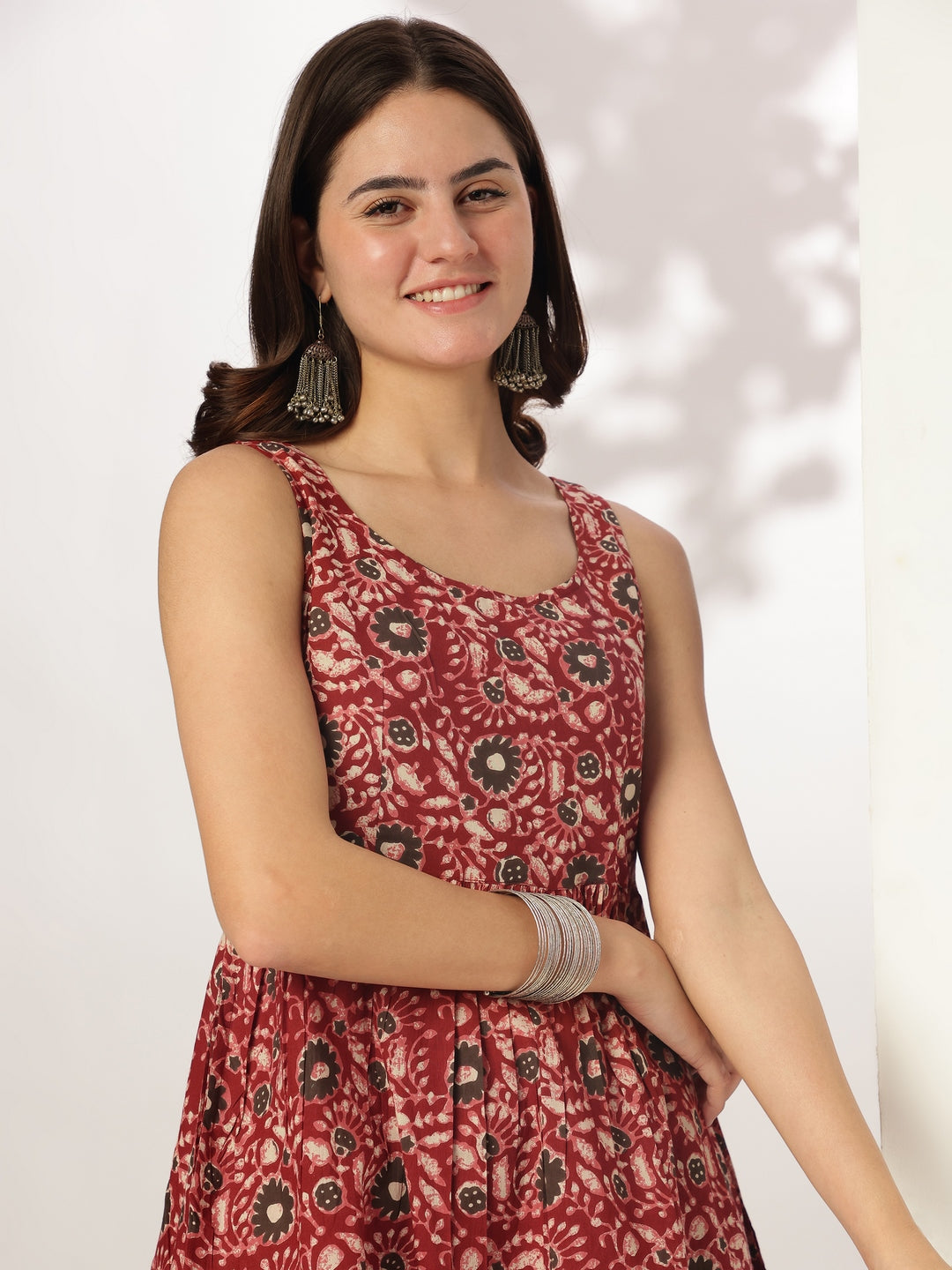Janasya Dark Cotton Floral Tiered Kurta Set
