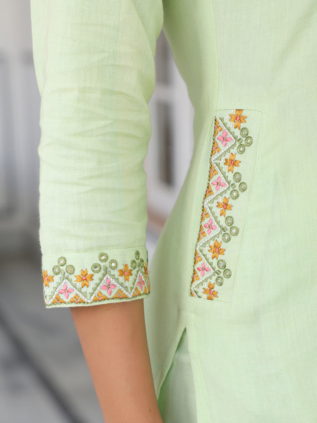 Janasya Light Cotton Self Design Straight Kurta Set