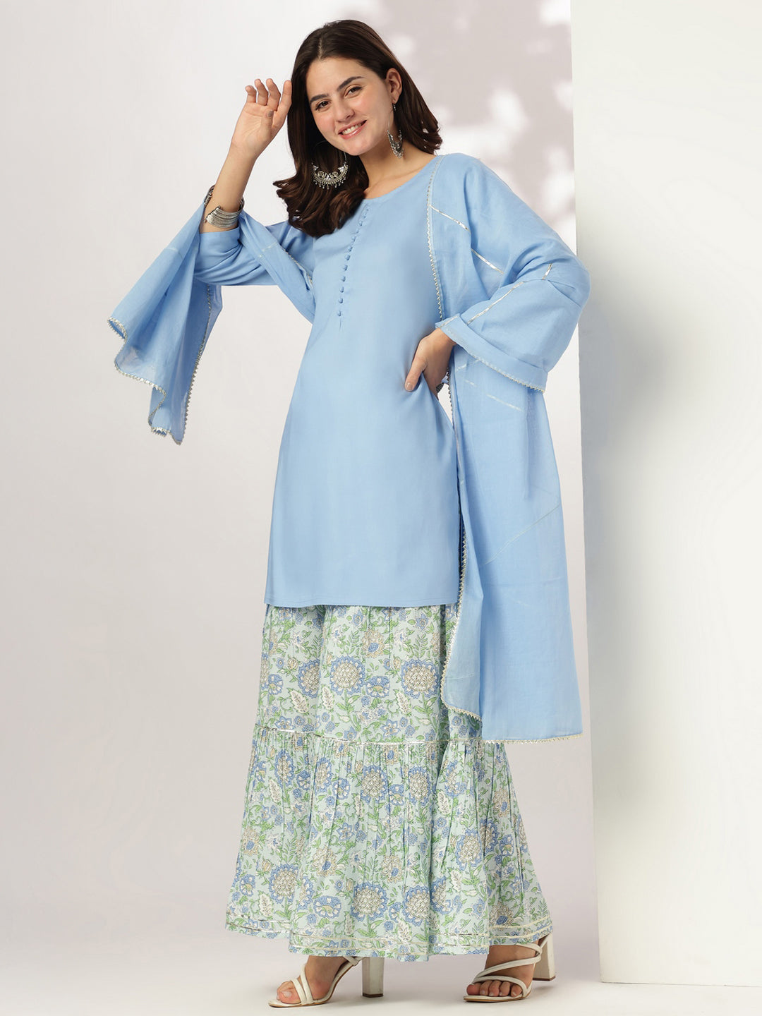 Janasya Light Rayon Solid Straight Kurta Set