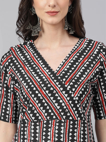 Janasya Dark Cotton Geometric Straight Kurta