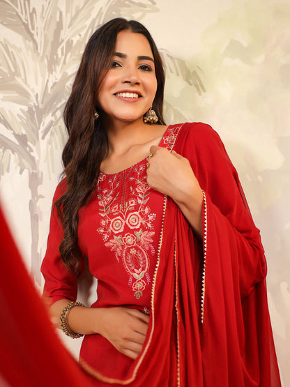 Janasya Dark Chanderi Embroidered Straight Kurta Set