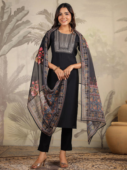 Janasya Dark Chanderi Yoke Embroidery Straight Kurta Set