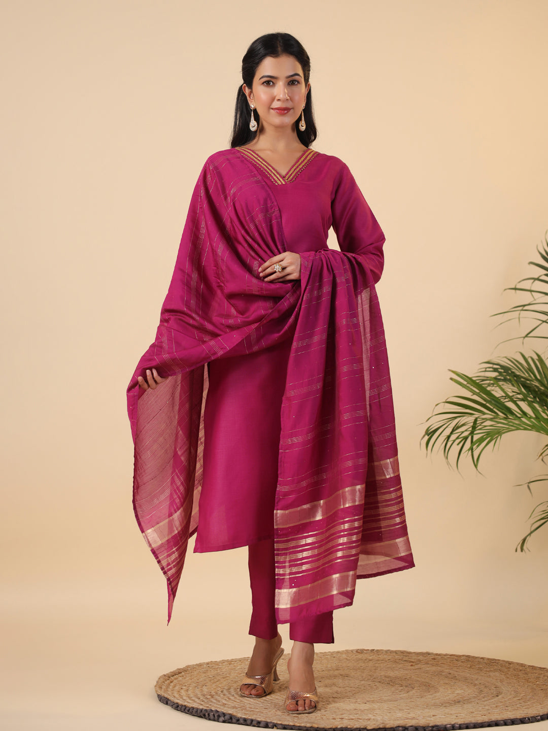 Janasya Dark Cotton Blend Solid Straight Kurta Set