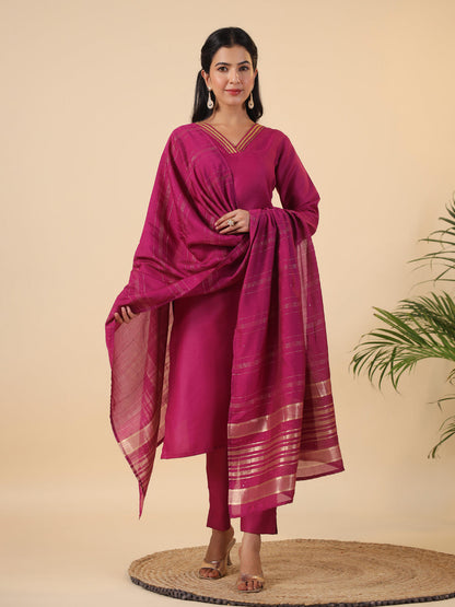 Janasya Dark Cotton Blend Solid Straight Kurta Set