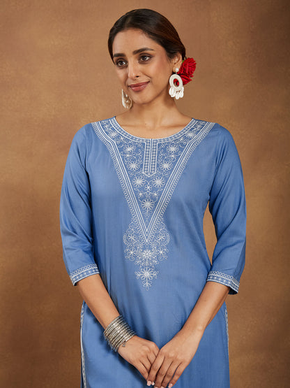 Janasya Light Rayon Blend Embroidered Straight Kurta