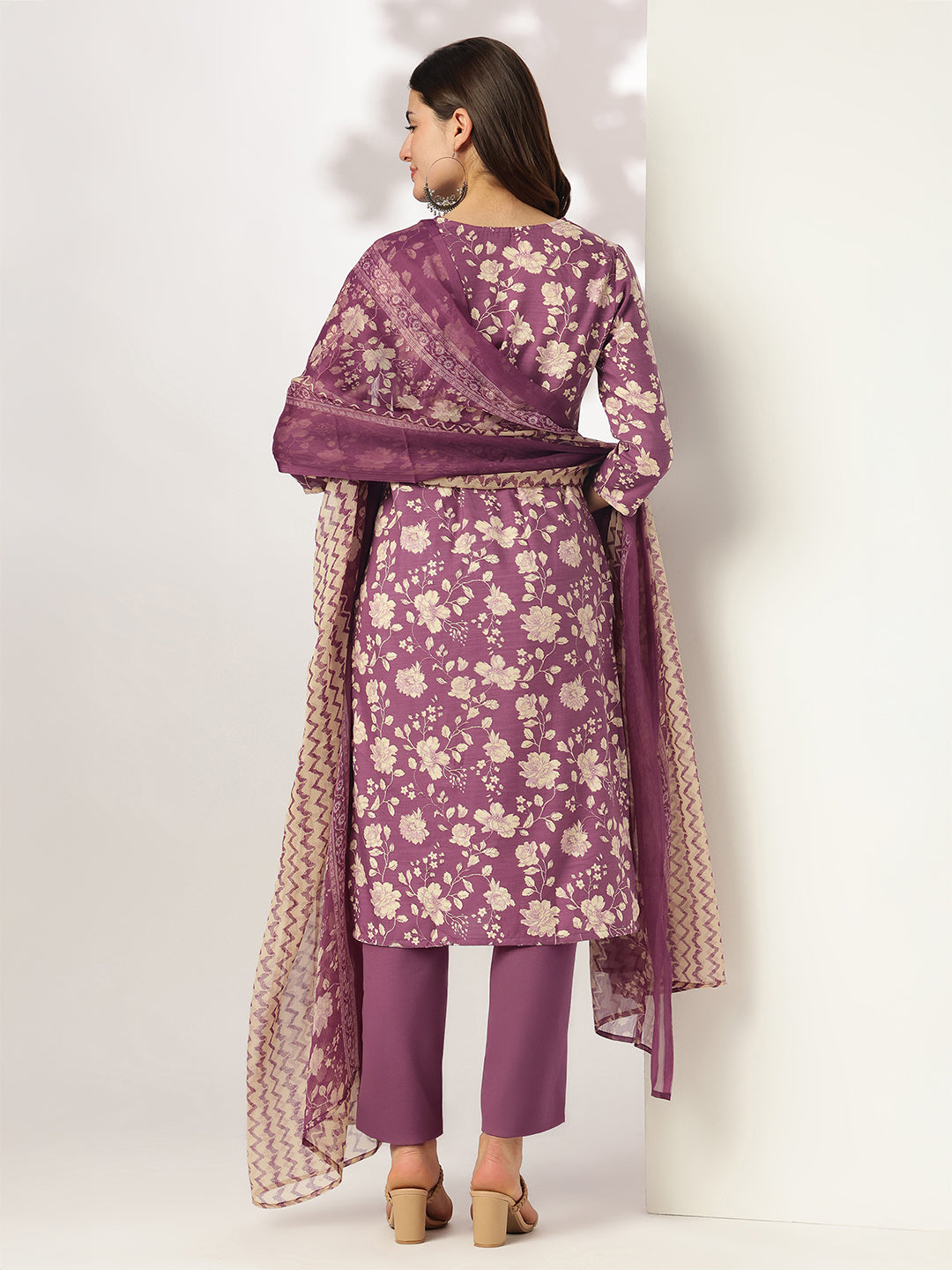 Janasya Dark Rayon Blend Floral Straight Kurta Set