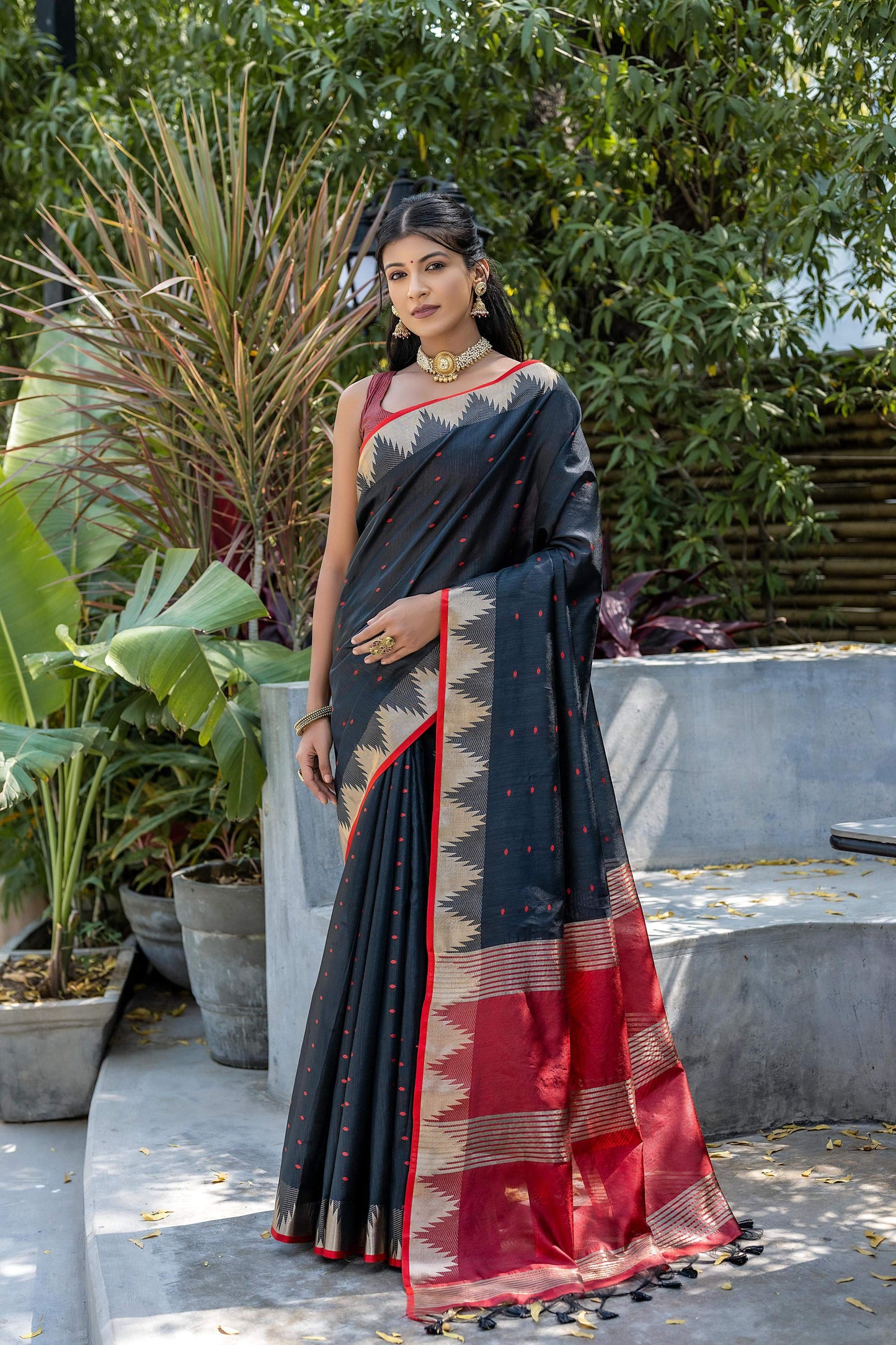 Jyoti Fashion Women's Black Tussar Silk Temple Border with Zari Lining Traditional Saree with Blouse