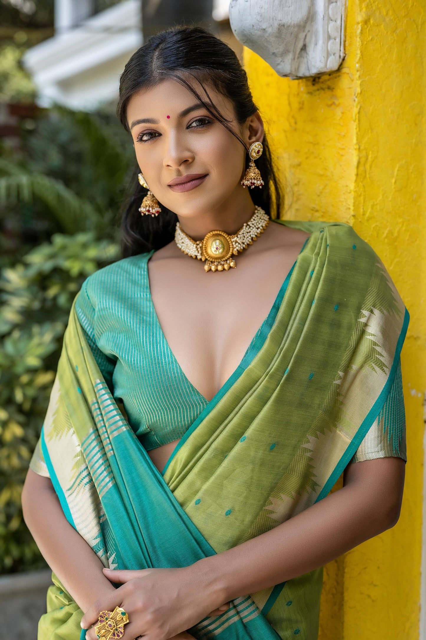 Jyoti Fashion Women's Green Tussar Silk Temple Border with Zari Lining Traditional Saree with Blouse