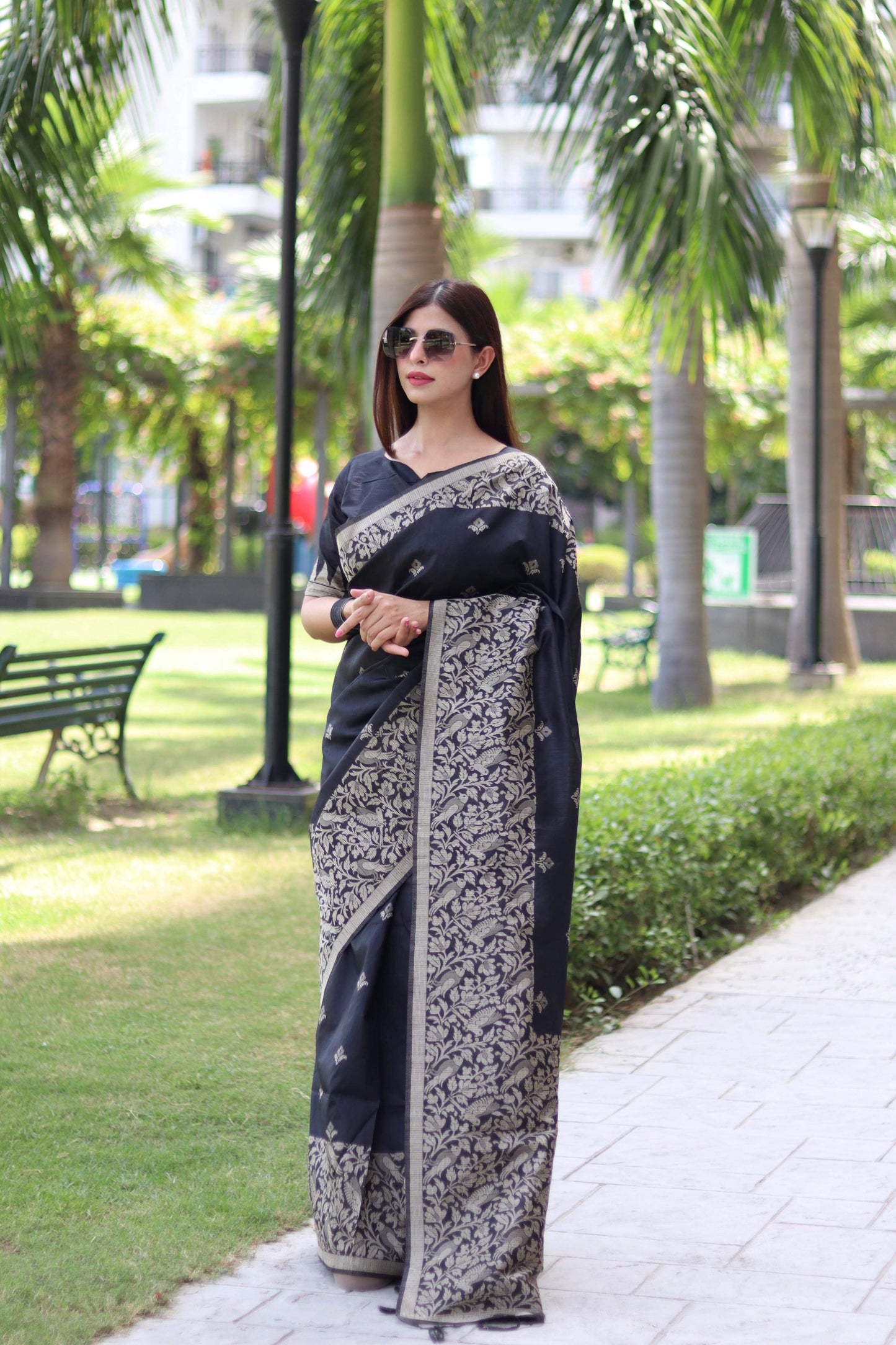 Jyoti Fashion Women's Black Handloom Raw Silk Weaving Pallu Traditional Saree with Blouse