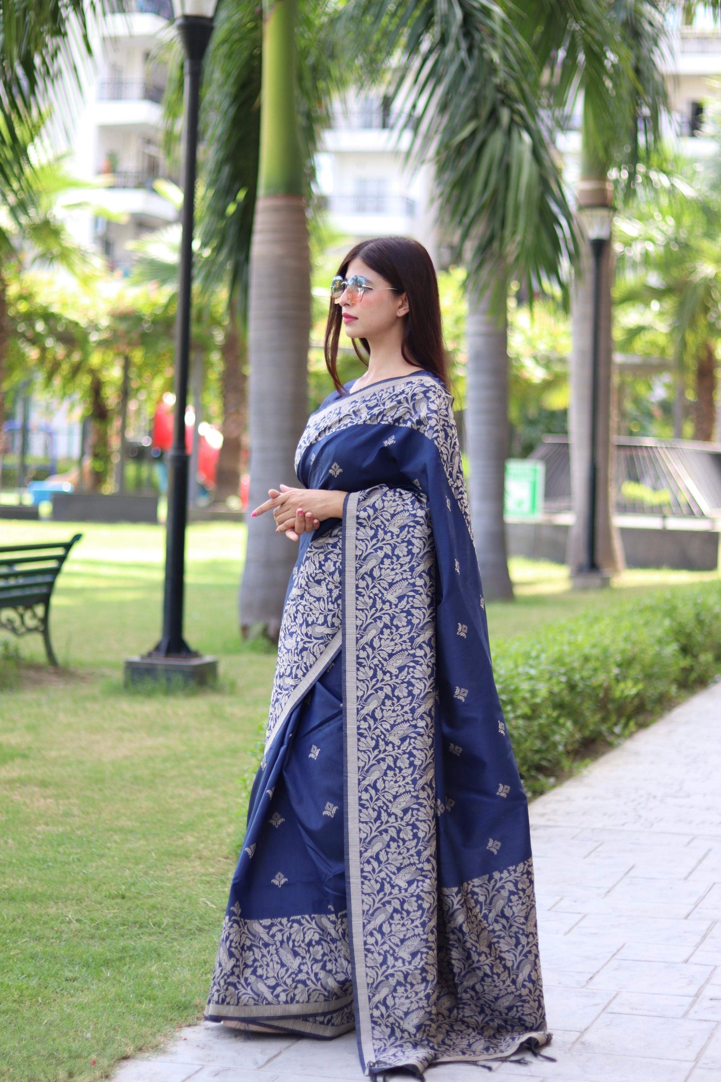 Jyoti Fashion Women's Navy Blue Handloom Raw Silk Weaving Pallu Traditional Saree with Blouse