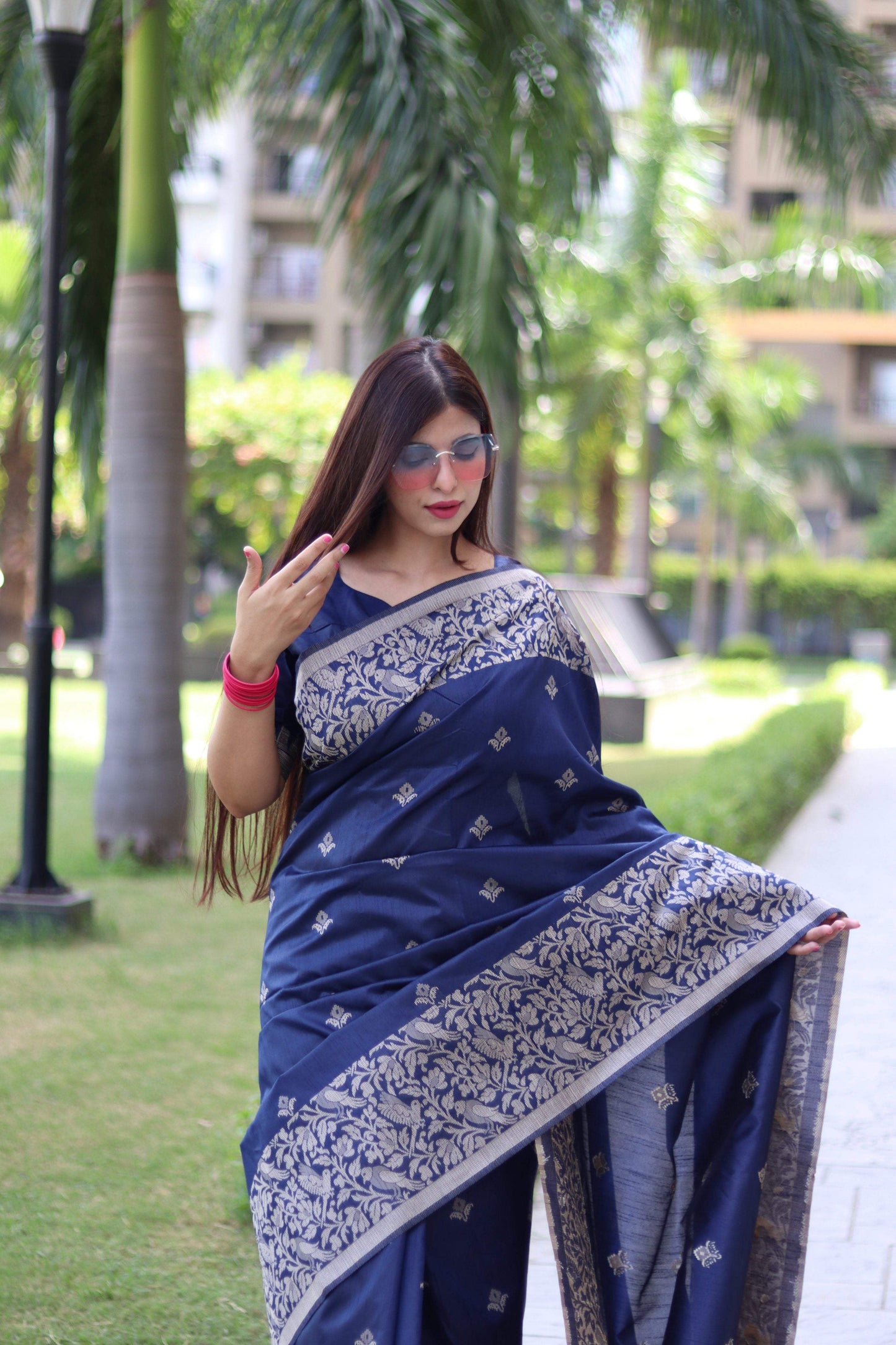 Jyoti Fashion Women's Navy Blue Handloom Raw Silk Weaving Pallu Traditional Saree with Blouse