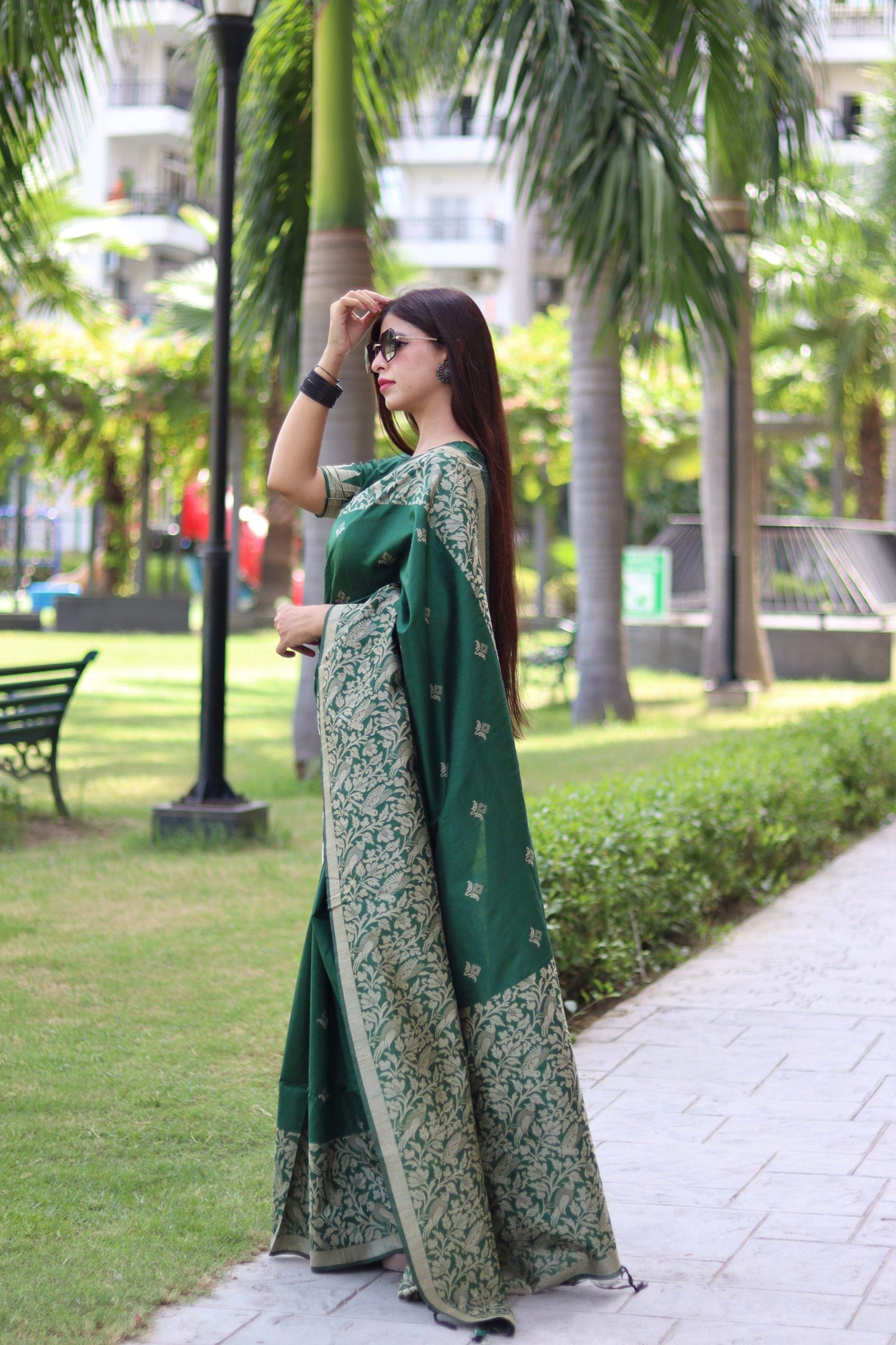 Jyoti Fashion Women's Green Handloom Raw Silk Weaving Pallu Traditional Saree with Blouse