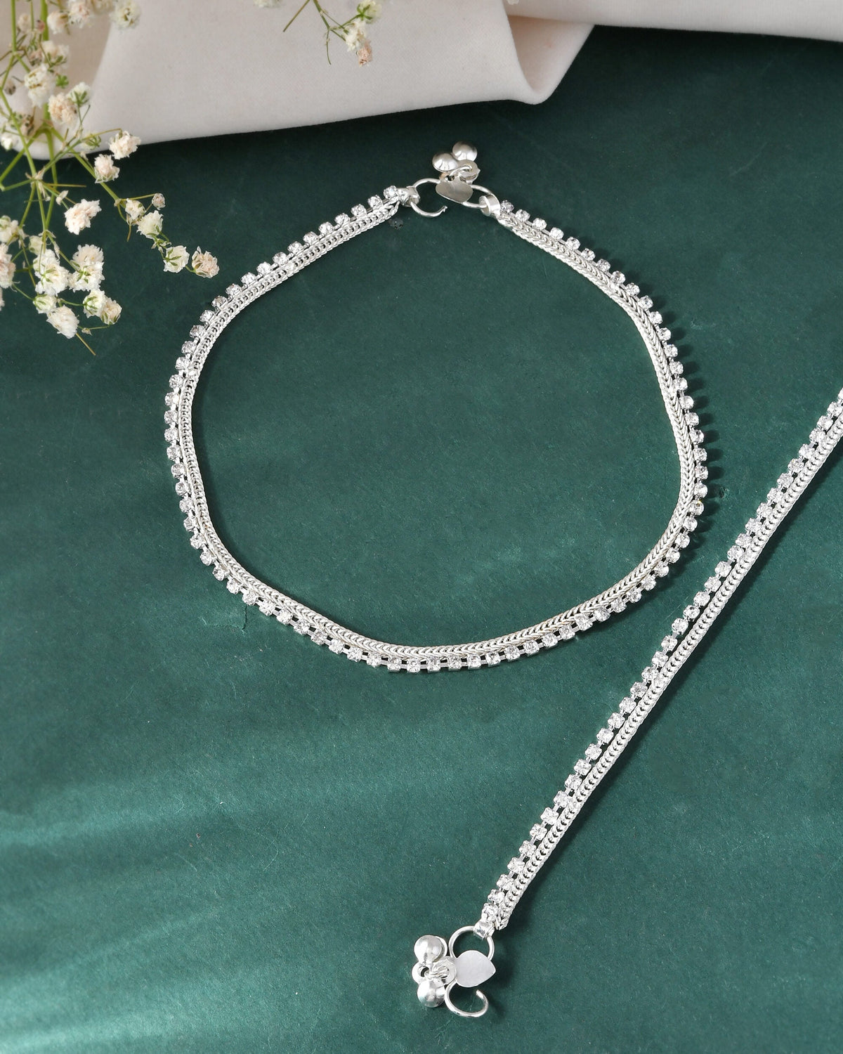Jewels Nest Elegant Silver-Plated Rhinestone Anklet