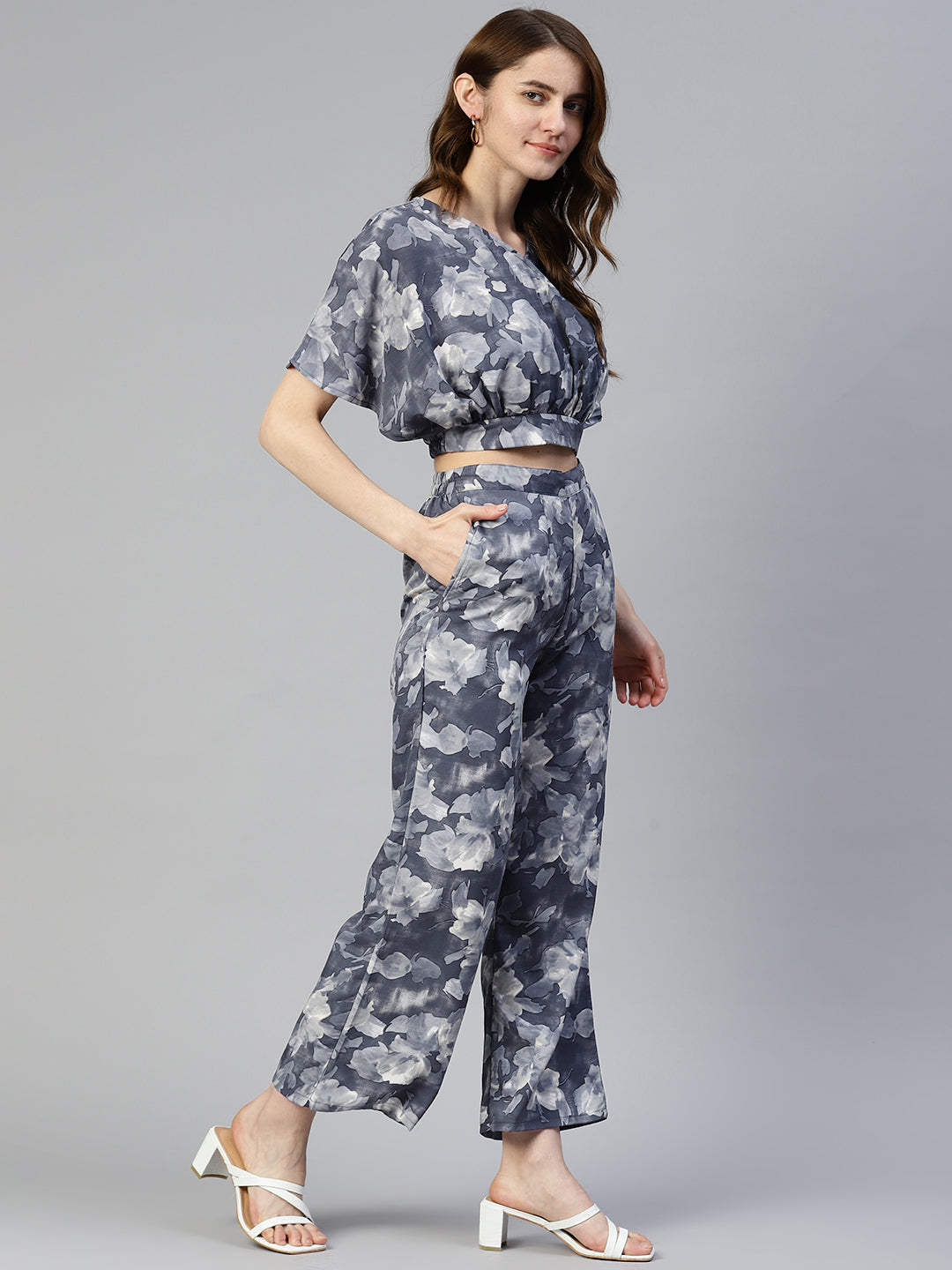 Jainish Women's Grey Printed Crop Top With Palazzos