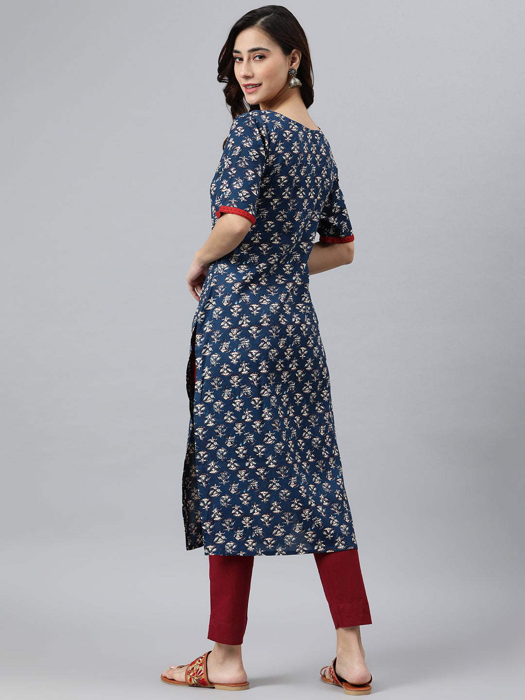 Janasya Women's Blue Rayon Floral Printed Casual Straight kurta