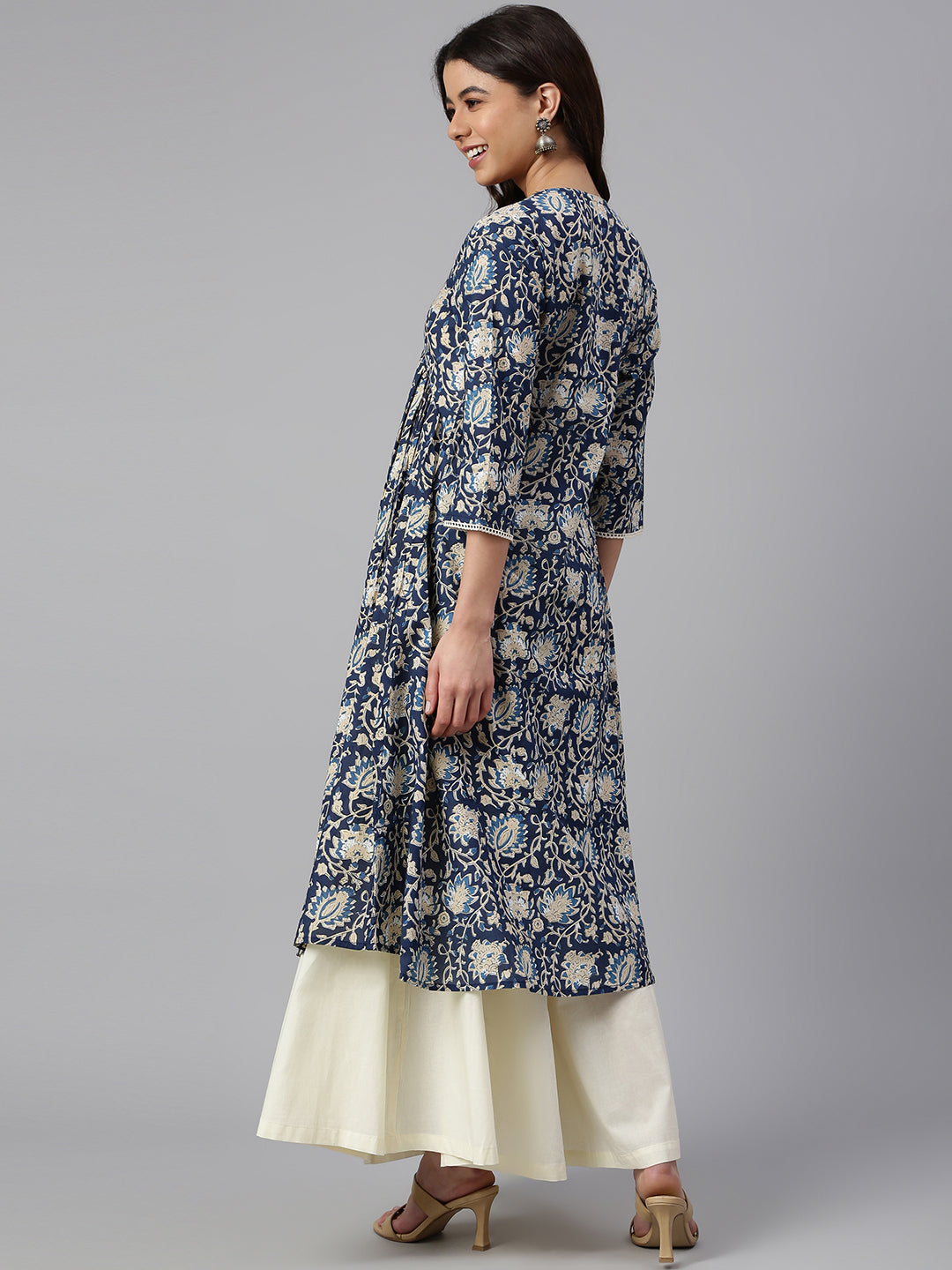 Janasya Navy Blue Cotton Floral Print Flared kurta