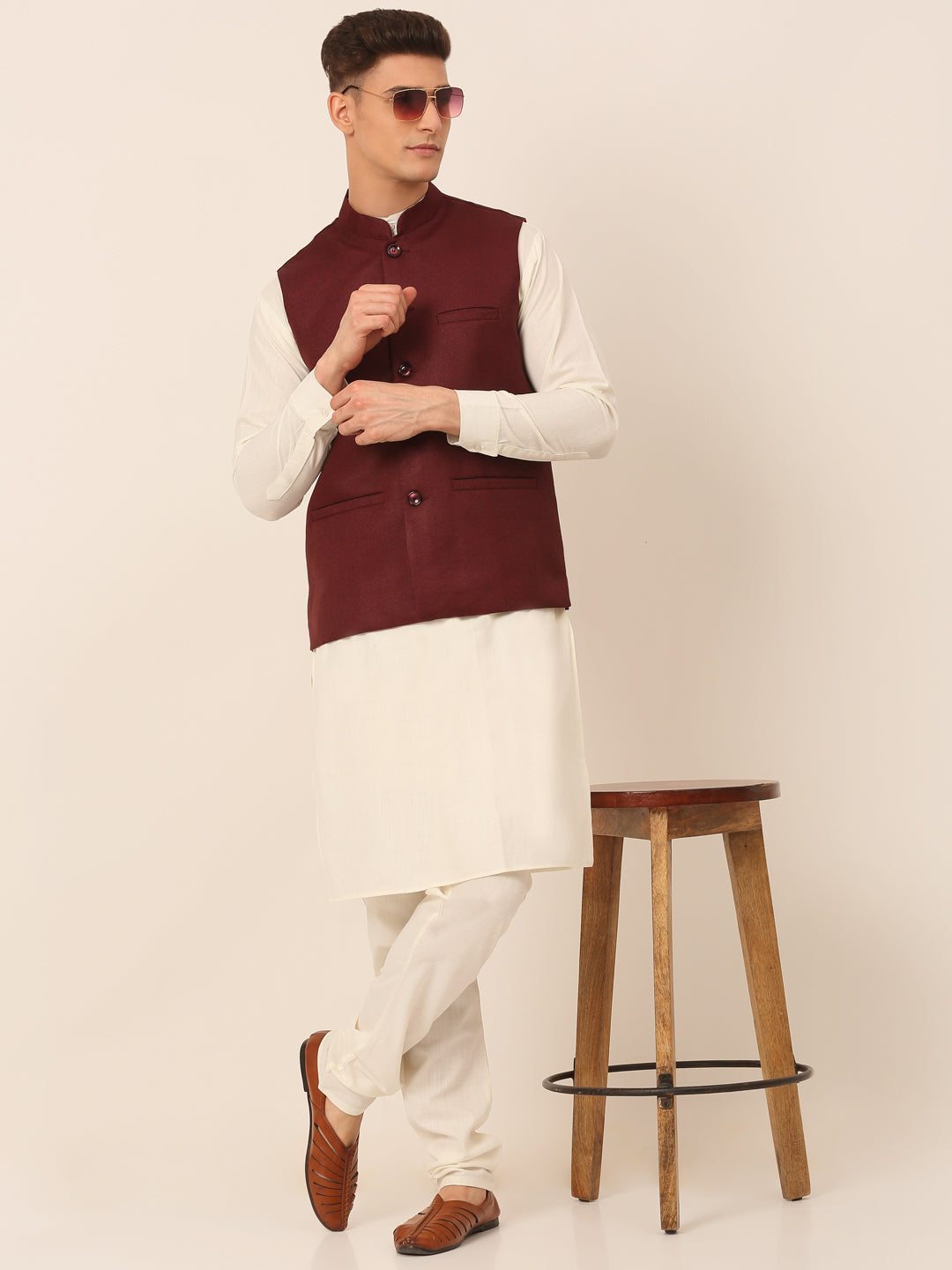 Jompers Men's Solid Kurta Pyjama With Nehru Jacket - Maroon